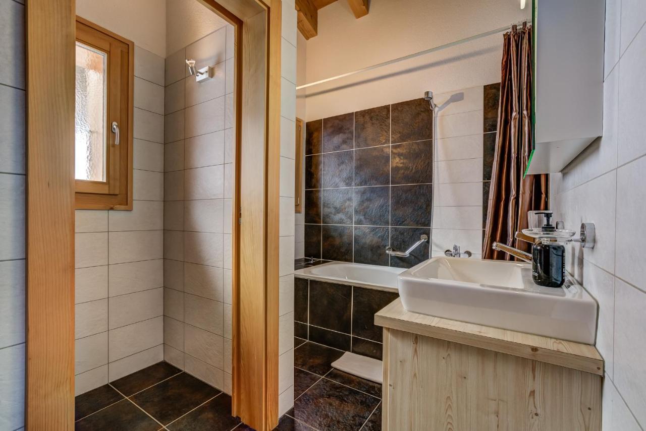 Chalet Flocon De Neige - Jacuzzi - Sauna La Tzoumaz Bagian luar foto