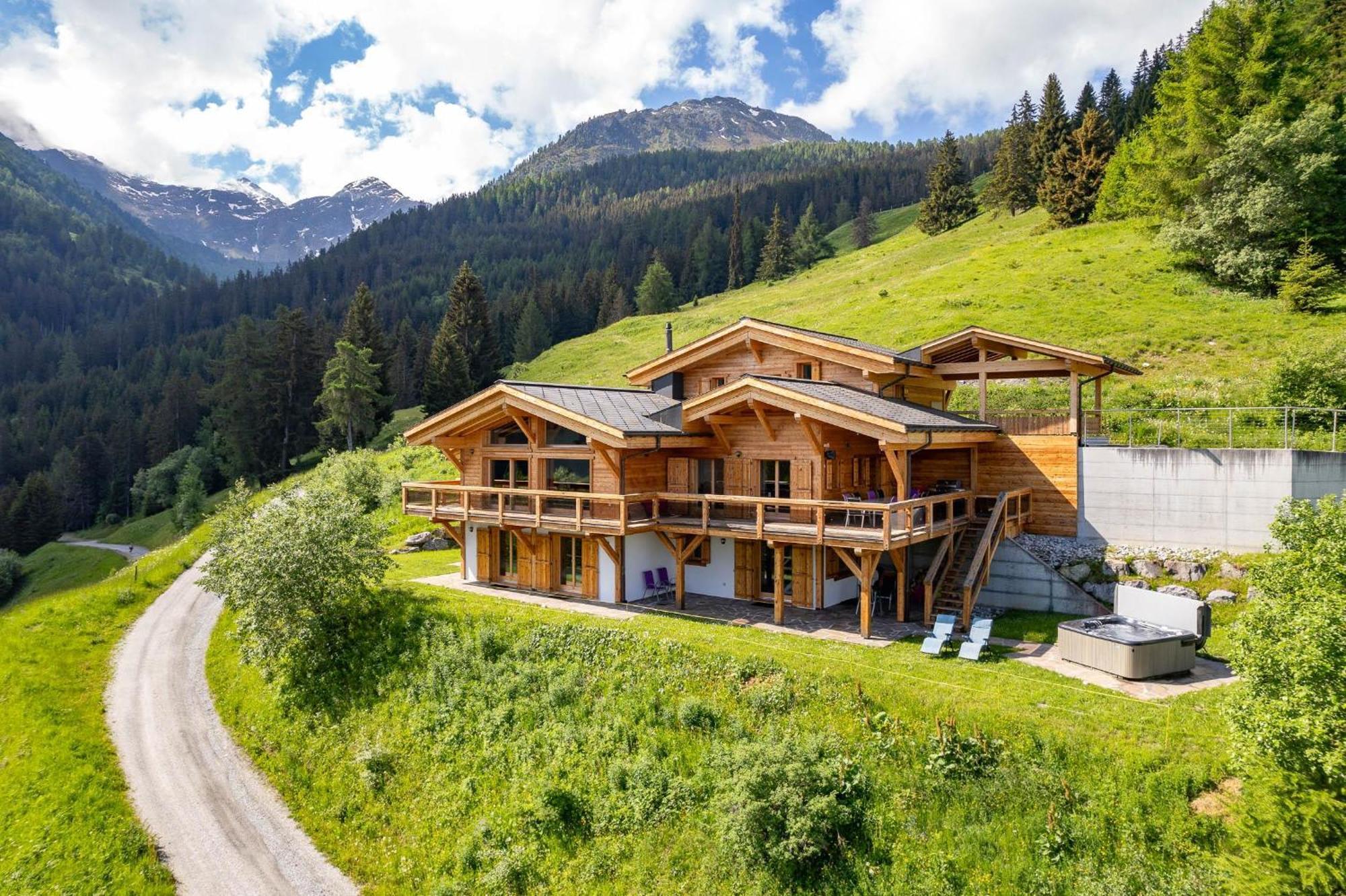 Chalet Flocon De Neige - Jacuzzi - Sauna La Tzoumaz Bagian luar foto