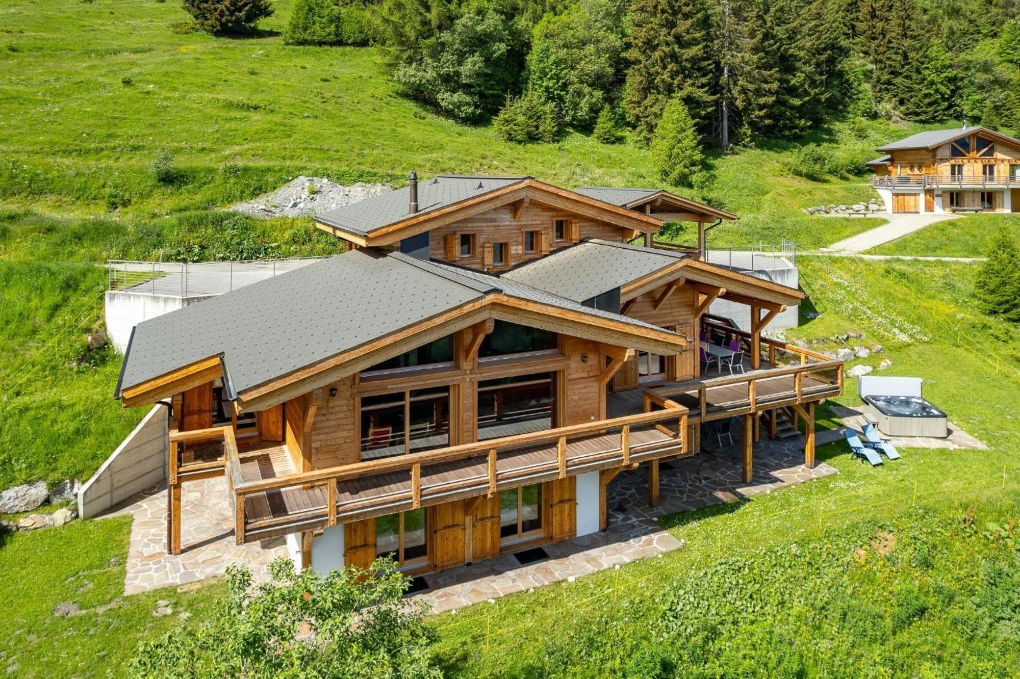 Chalet Flocon De Neige - Jacuzzi - Sauna La Tzoumaz Bagian luar foto